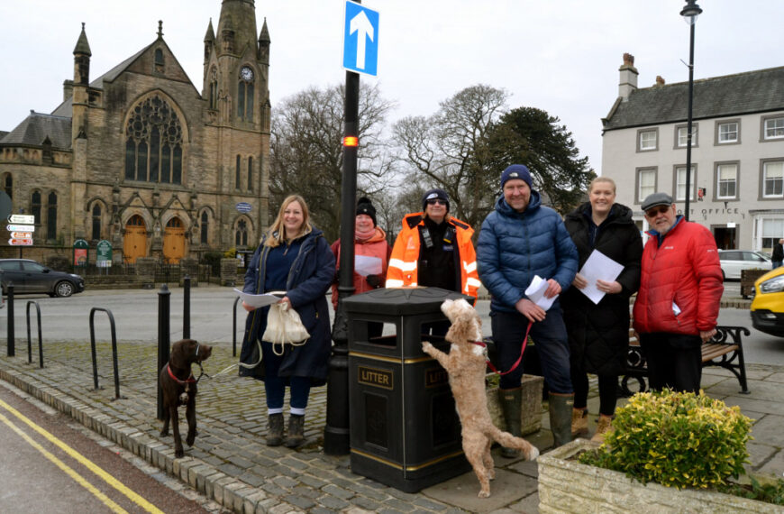 Hitting the streets to tackle dog mess and litter