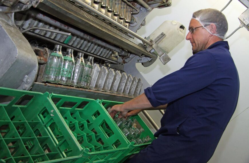 Customers call for the return of glass milk bottles