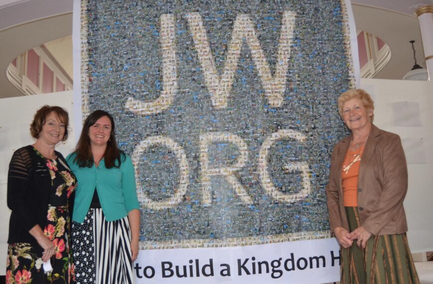 Congregation welcomes visitors to new town base