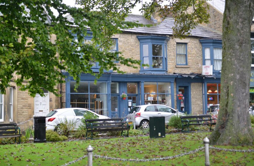 Debate over cafe’s bid for outdoor…