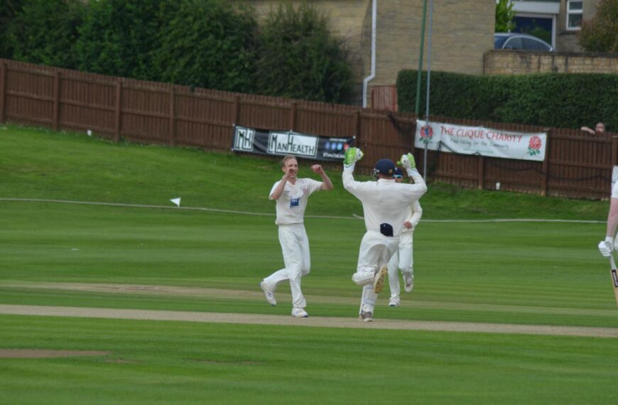 Cricket: Victory keeps Barney in the hunt