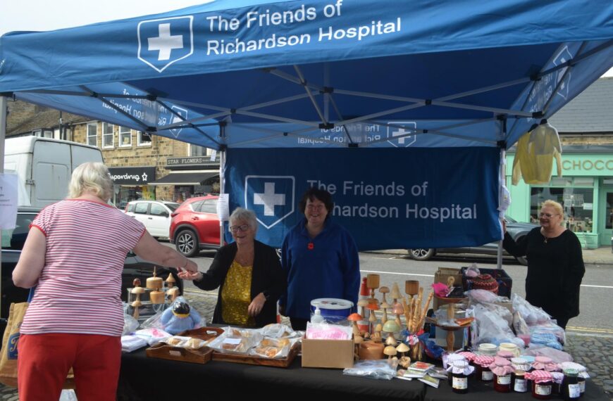 Pin badges prove a big hit for hospital friends