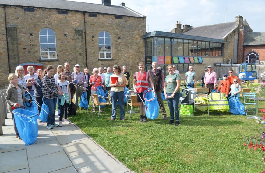 Anti-litter volunteers hit the streets again