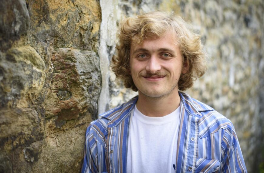 Arabic graduate off to crisis-hit country