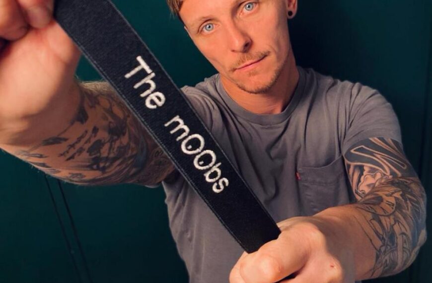 Homecoming gig for Barney singer