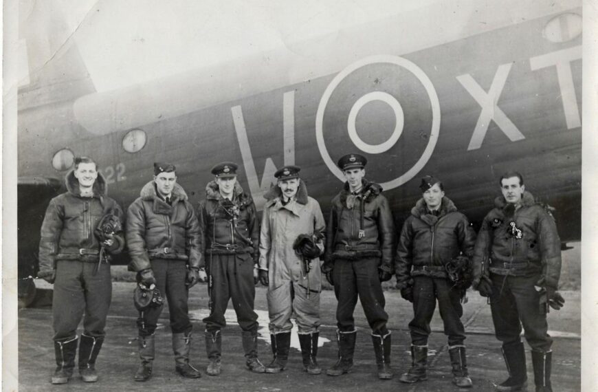 Moving ceremony to commemorate bomber crew