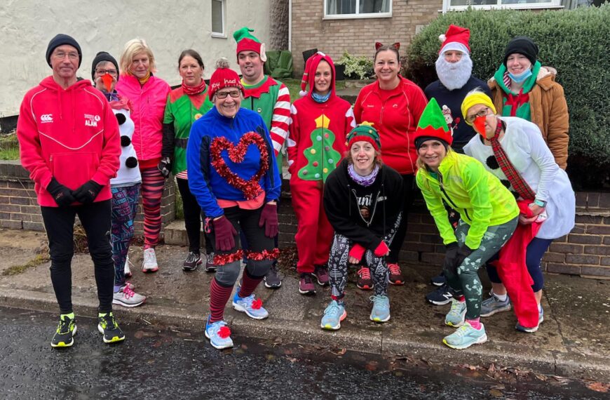 Runners trot along to Barton and help raise cash for hospice