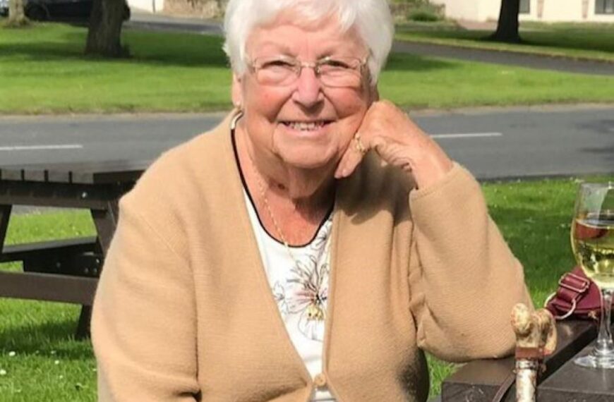 Coach who taught dale to swim dies at 87