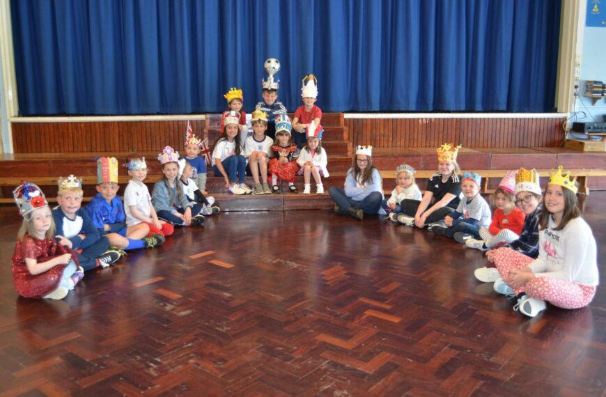 Green Lane pupils plant 70 trees to mark Queen’s reign