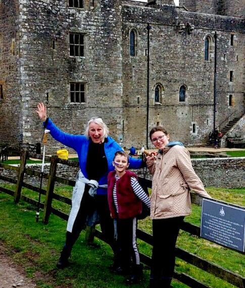 Sister’s cancer battle inspires Isabelle’s £1,000 charity walk