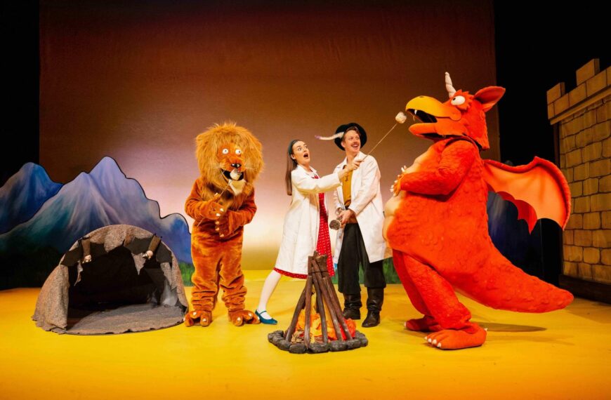 Review of Zog and the Flying Doctors – Darlington Hippodrome