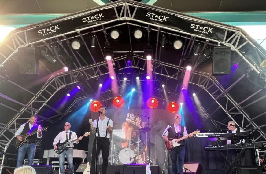 Popular covers band to play Barney gig