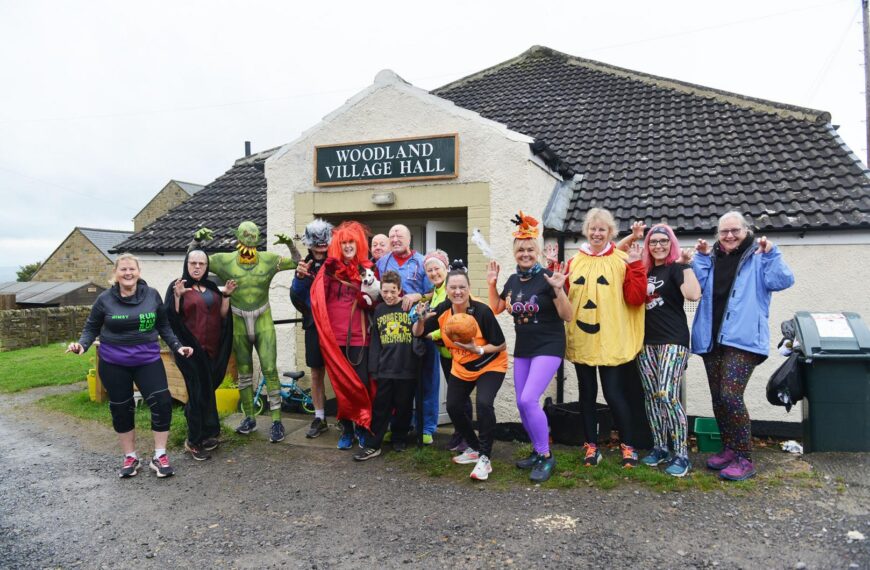 Halloween fun runners raise £500 for Great North Air Ambulance Service