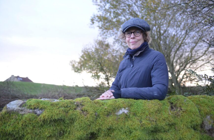 Artist marks ‘homecoming’ with invitation to visit studio