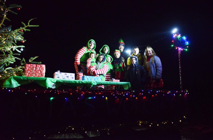 Farmers deliver presents to 300 rural children