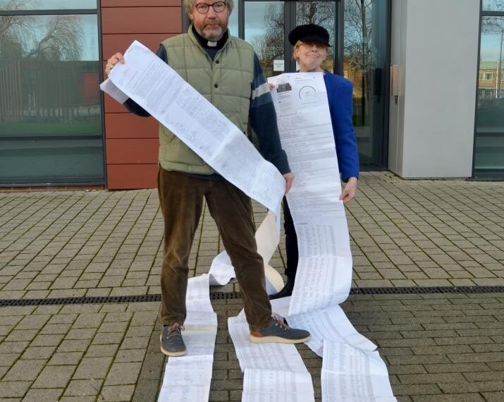 Village hall campaigners deliver 1,200-name petition