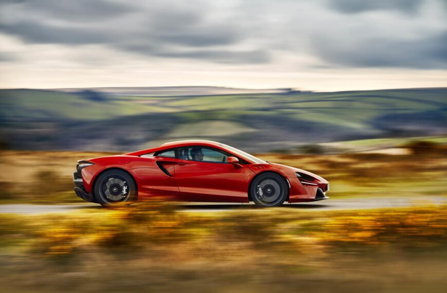 Test Drive: The New McLaren Artura