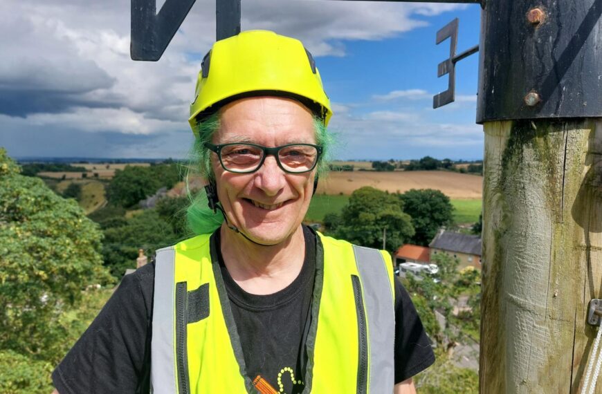 Flag once again in pole position after rope snaps