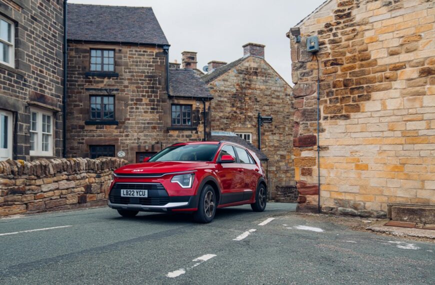 Test Drive: The New Kia Niro HEV