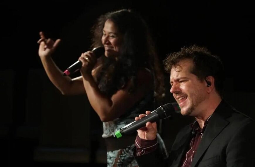 Vocal journey around the world in duo’s unique style