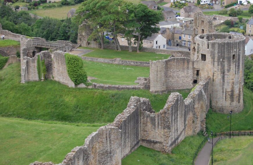 Still in command after 900 years of visitors