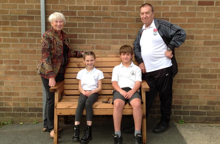 Ex-mayors’ benches for schools