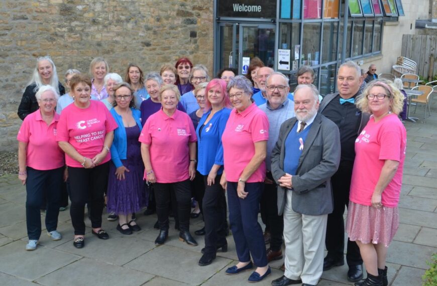 In the pink to support Cancer Research UK