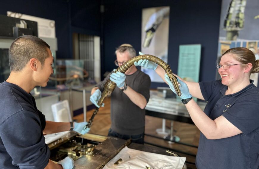 Like clockwork, from Big Ben to Bowes’ bird