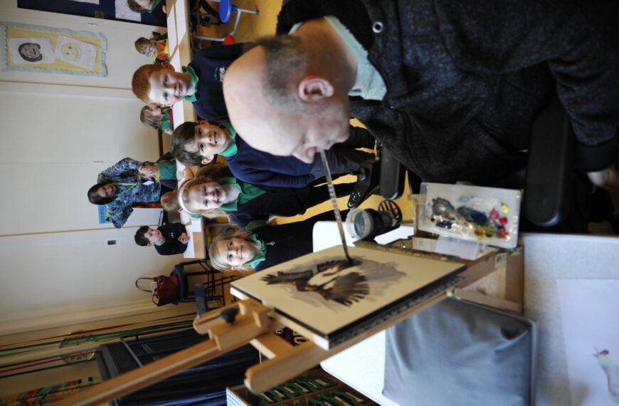 Mouth artist inspires pupils with his skill