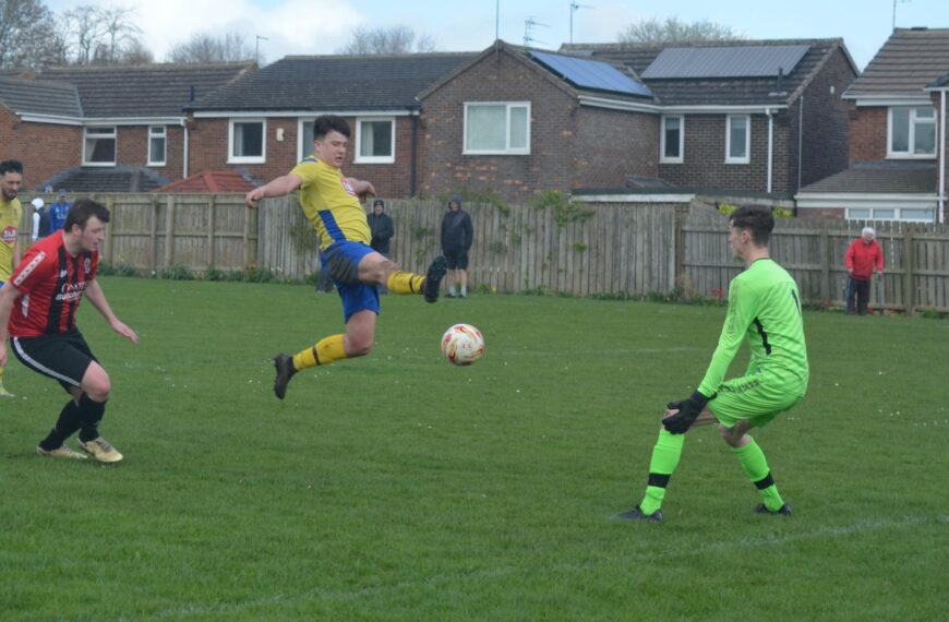 Hull double steals show for Barney