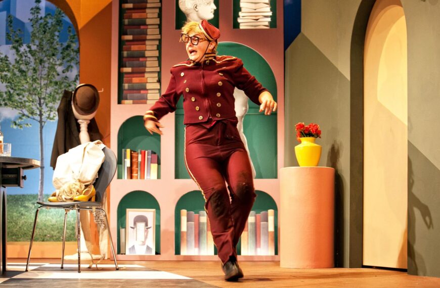 Review of What The Butler Saw – Darlington Hippodrome