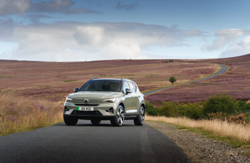 Enjoy the ride in the Volvo EX40